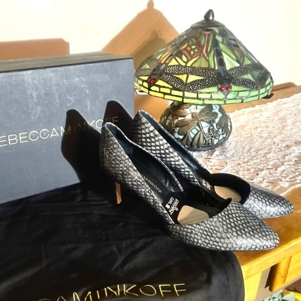 Rebecca Minkoff " Brie" D'orsay pumps, Charcoal snake print, Sz 7.5 GUC​